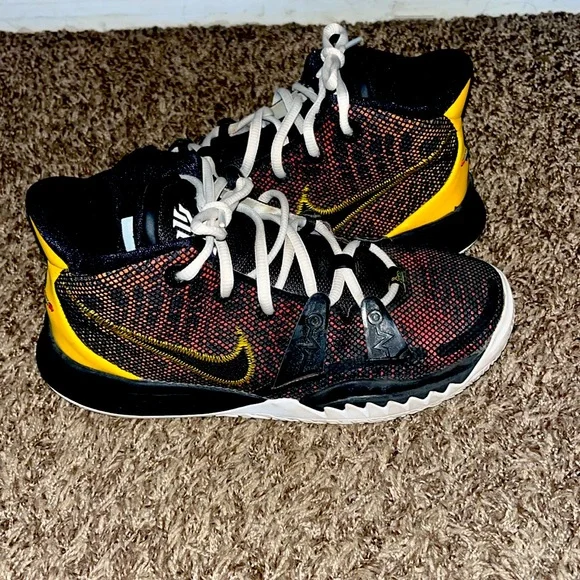 Nike Kyire 7 RayGuns - Picture 1 of 6
